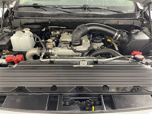 Used 2018 Nissan Titan SV image 19