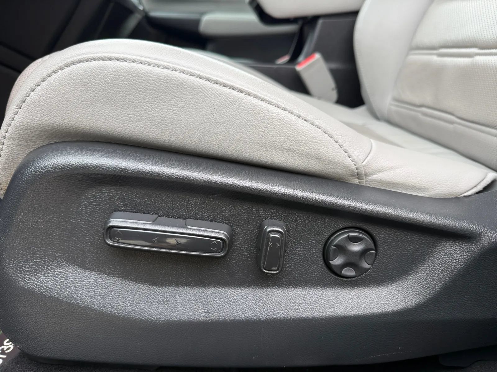 Used 2019 Honda CR-V EX-L image 17