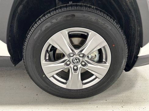 Used 2025 Toyota RAV4 XLE image 62