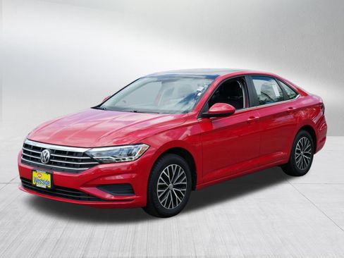 Used 2019 Volkswagen Jetta SE w/ Cold Weather Package FWD image 3