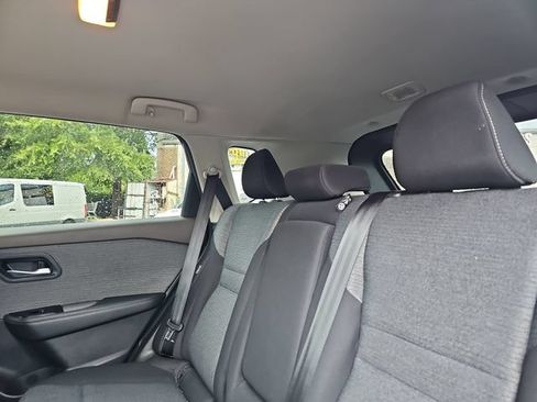 Used 2021 Nissan Rogue SV FWD image 13