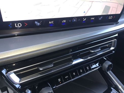 New 2026 Chevrolet Traverse LT AWD/4WD image 18