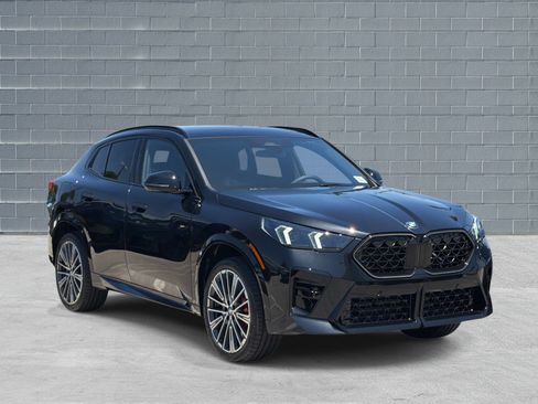 New 2026 BMW X2 xDrive28i w/ M Sport Package AWD/4WD image 1