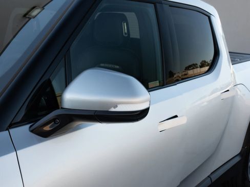 Used 2022 Rivian R1T Launch Edition image 37