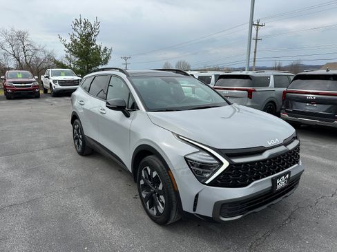 Used 2024 Kia Sportage X-Line w/ X-Line Premium Package image 3