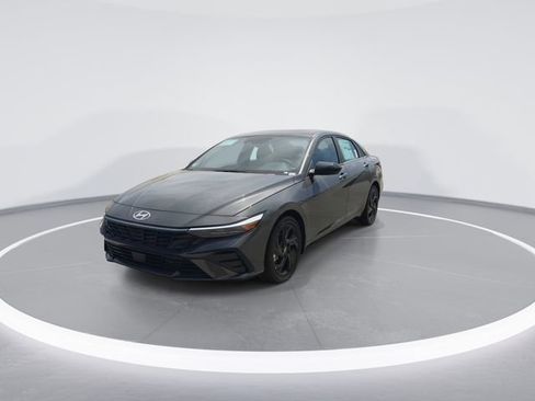 New 2026 Hyundai Elantra SEL Sport Premium FWD image 3
