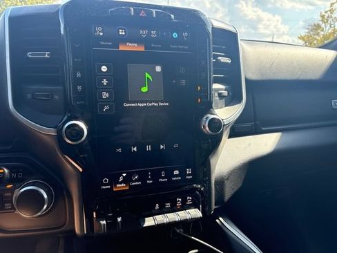 Used 2022 RAM 1500 Big Horn AWD/4WD image 6
