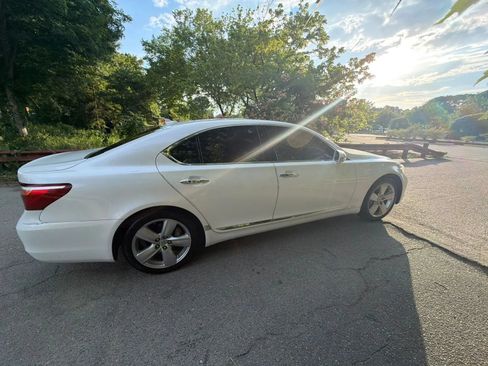Used 2010 Lexus LS 460 RWD image 4