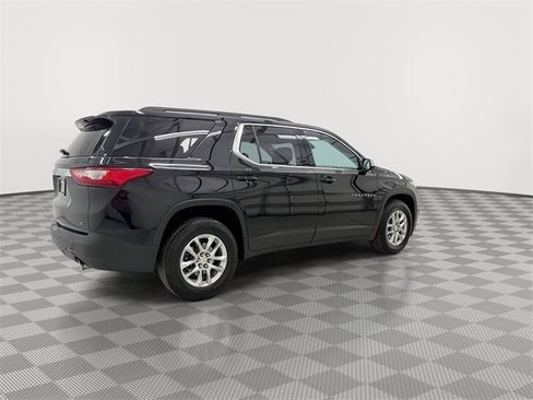 Used 2020 Chevrolet Traverse LT image 12