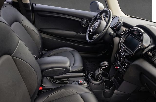 Used 2018 MINI Cooper 2-Door Hardtop FWD image 5