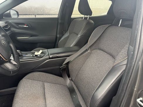 Used 2023 Toyota Crown XLE image 11