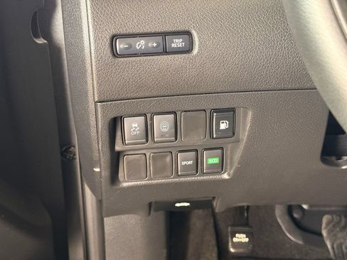 Used 2018 Nissan Rogue S FWD image 8