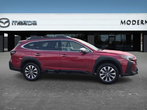 Used 2025 Subaru Outback Touring AWD/4WD image 7