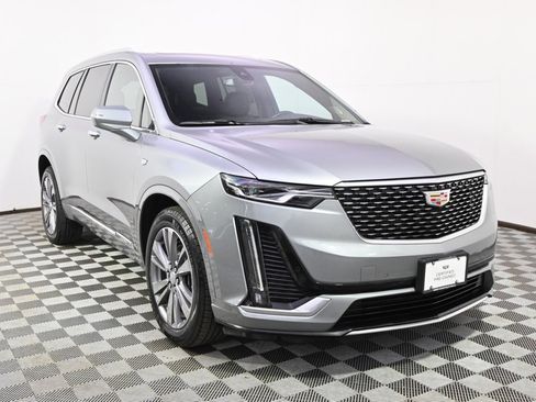 Certified 2025 Cadillac XT6 Premium Luxury image 9