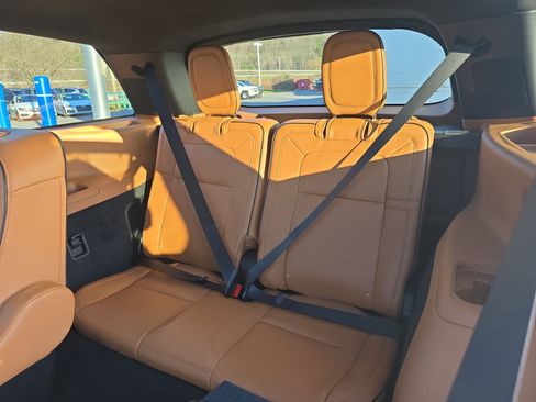 Used 2023 Lincoln Aviator Black Label w/ Dynamic Handling Package image 15