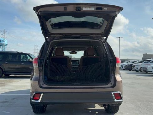 Used 2019 Toyota Highlander Limited image 8