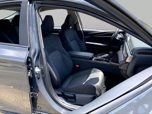 Used 2025 Toyota Camry LE FWD image 9