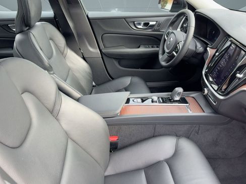 Certified 2023 Volvo S60 B5 Plus image 30