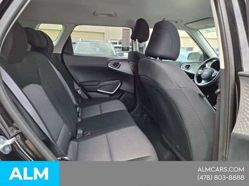Used 2025 Kia Soul LX w/ LX Technology Package FWD image 16