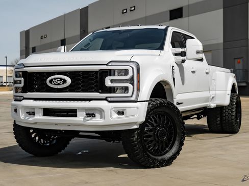 Used 2026 Ford F450 Lariat w/ FX4 Off-Road Package AWD/4WD image 5