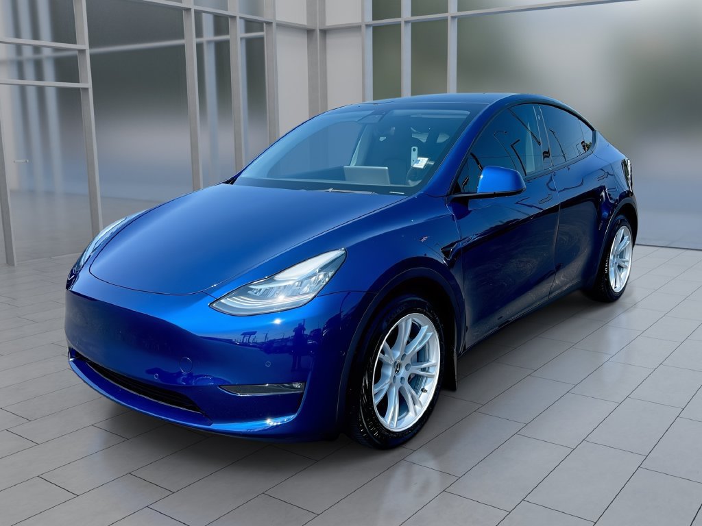 Used 2022 Tesla Model Y Long Range AWD/4WD image 1