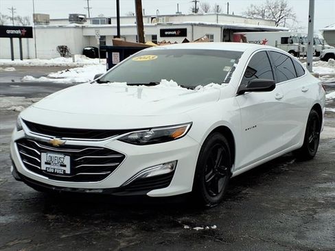 Used 2023 Chevrolet Malibu LS image 2