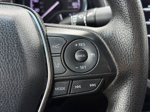 Used 2019 Toyota Camry LE image 21