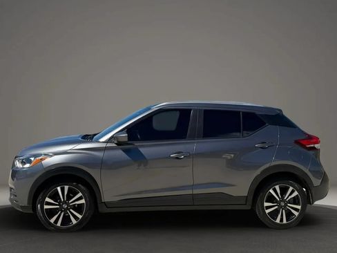 Used 2020 Nissan Kicks SV FWD image 4