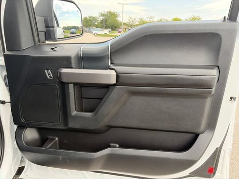 Used 2019 Ford F150 XLT w/ Equipment Group 302A Luxury AWD/4WD image 11