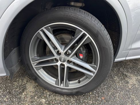 Used 2018 Audi SQ5 Premium Plus w/ Navigation Package image 33