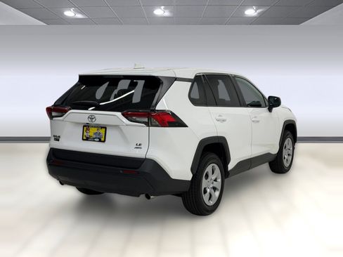 Used 2024 Toyota RAV4 LE AWD/4WD image 7
