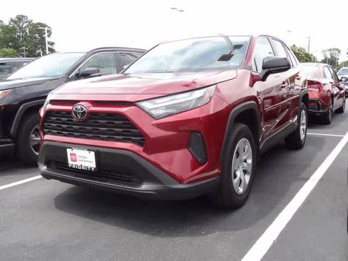 Used 2025 Toyota RAV4 LE AWD/4WD image 1