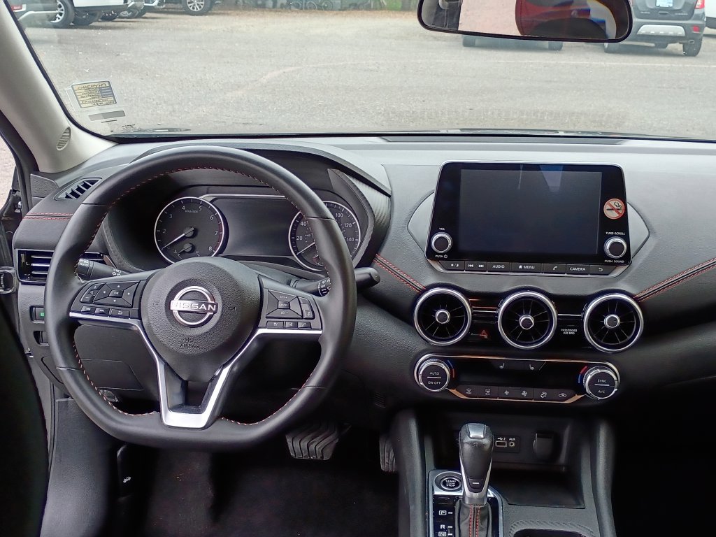Used 2025 Nissan Sentra SR FWD image 19