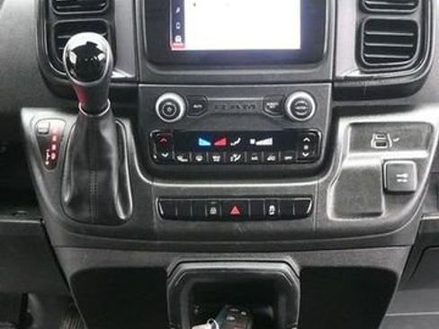 Used 2025 RAM ProMaster 2500 w/ Convenience Group image 19