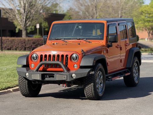 Used 2015 Jeep Wrangler Unlimited Rubicon w/ Connectivity Group image 2