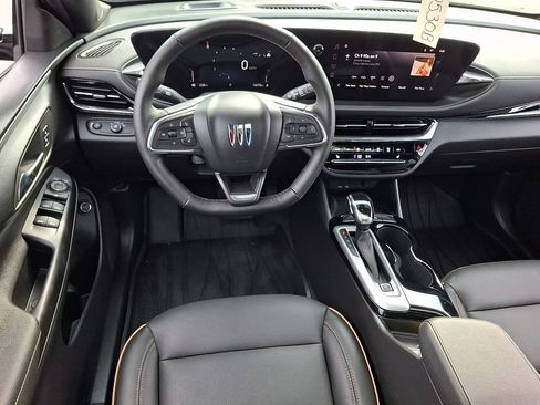Used 2025 Buick Envista Preferred FWD image 11