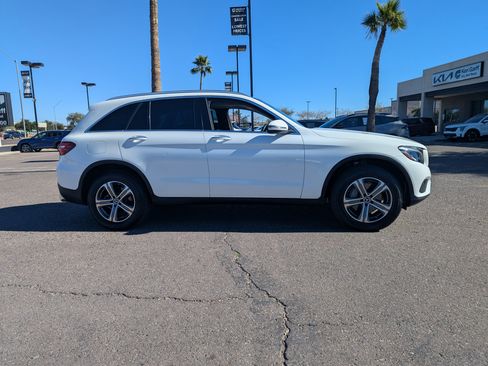 Used 2019 Mercedes-Benz GLC 300 image 2