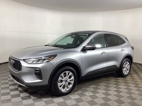 Used 2023 Ford Escape Active w/ Tech Pack #2 image 5