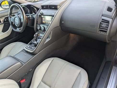 Used 2017 Jaguar F-TYPE S image 15