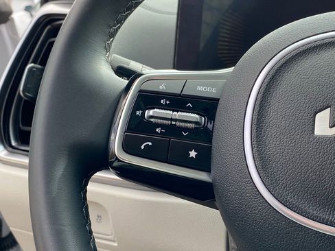 Used 2025 Kia Sorento S w/ Panoramic Sunroof Package image 18