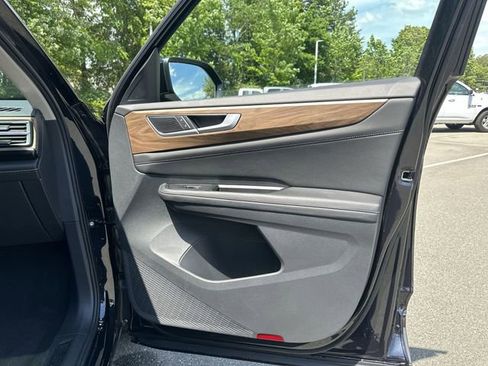 Certified 2024 Volkswagen Atlas SE w/ Panoramic Sunroof Package AWD/4WD image 30