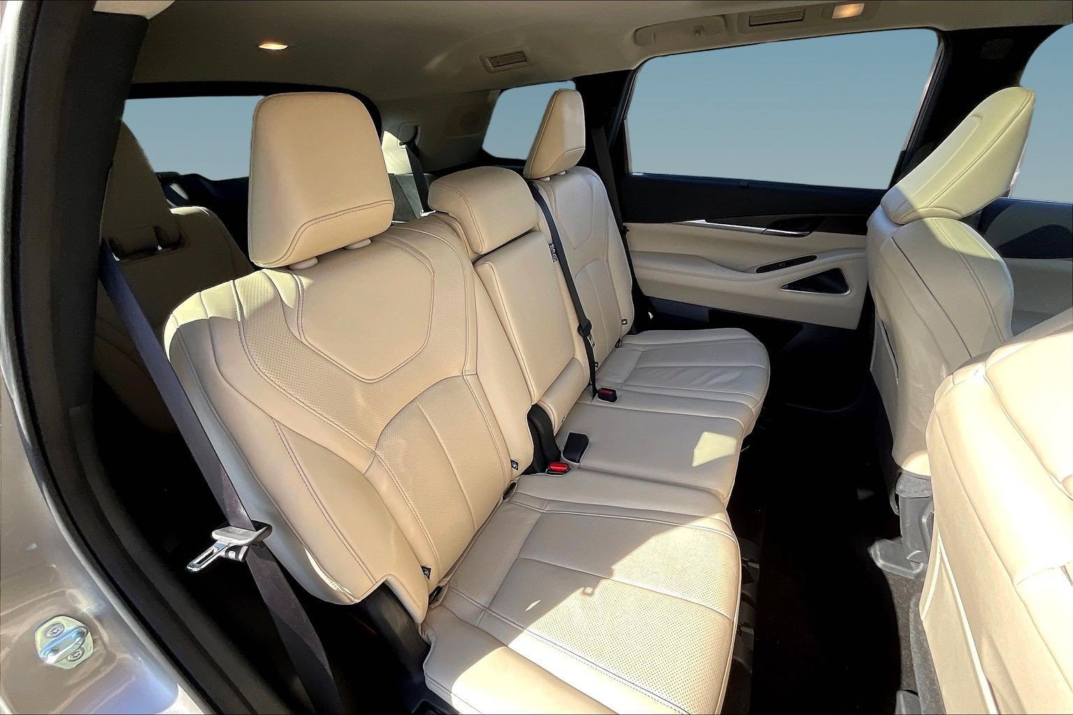 Certified 2023 INFINITI QX60 Sensory w/ Cargo Package AWD/4WD image 24