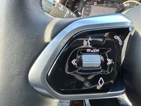 Certified 2023 Jaguar F-PACE S image 31