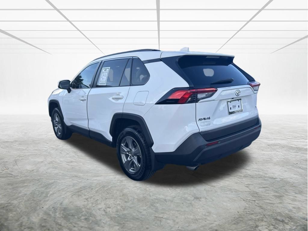 Used 2024 Toyota RAV4 XLE w/ Convenience Package FWD image 6