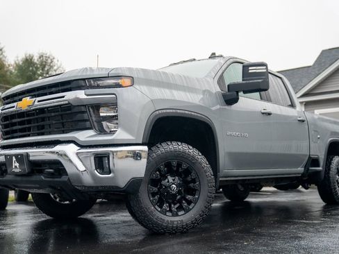 Used 2025 Chevrolet Silverado 2500 LT w/ Convenience Package image 1