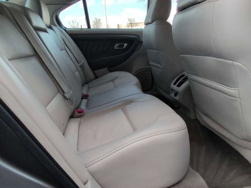 Used 2012 Ford Taurus SEL image 21