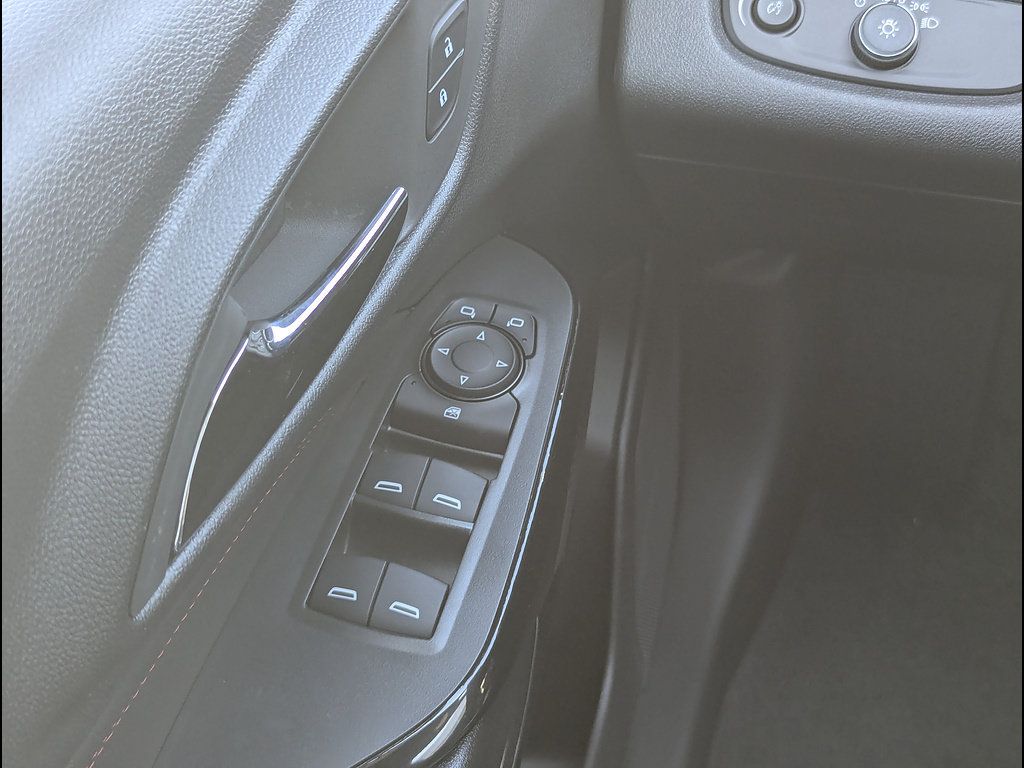 New 2026 Chevrolet Trax RS w/ Sunroof Package FWD image 21