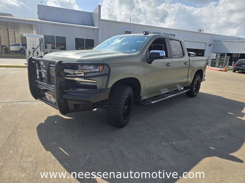 Used 2020 Chevrolet Silverado 1500 LT w/ Texas Edition image 9