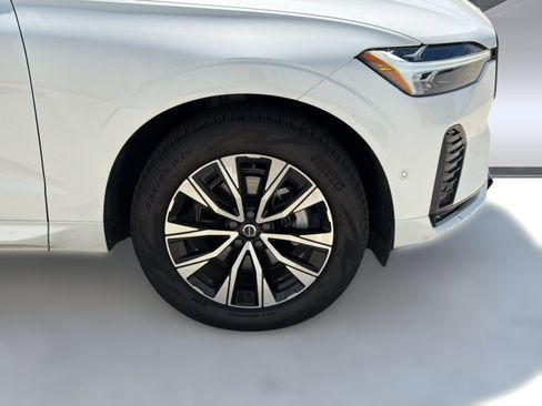 Used 2025 Volvo XC60 B5 Plus AWD/4WD image 12