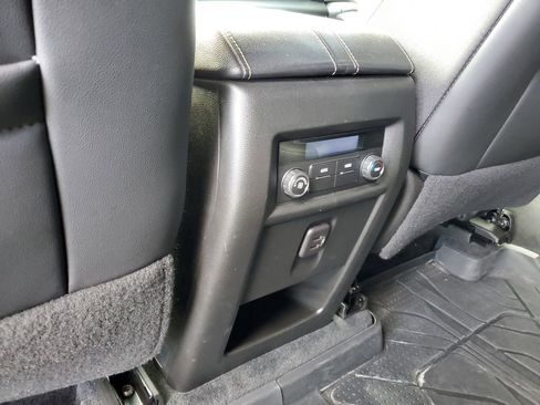 Used 2023 Chevrolet Traverse LT w/ Midnight/Sport Edition image 29